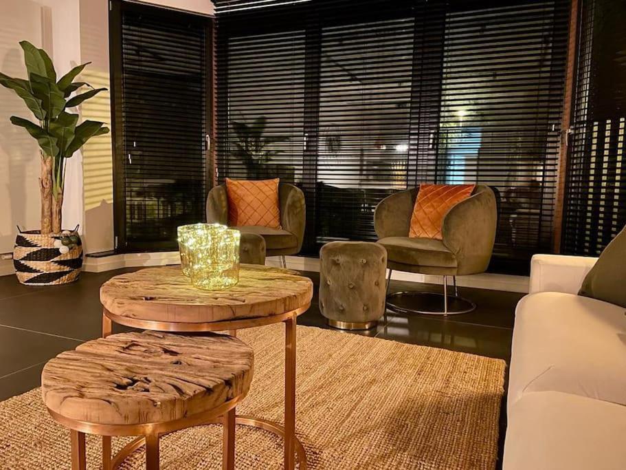 Ostend Chic, Luxe Loftstijl In Oostende Luaran gambar